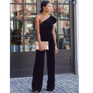Velvet one shoulder Jumpsuit